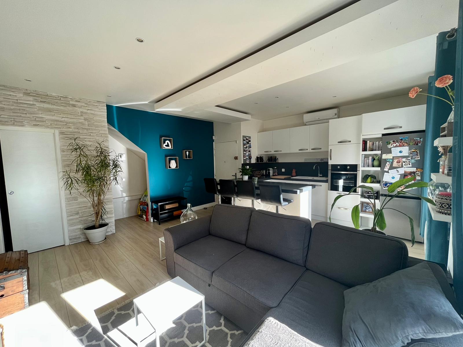 Salon 1 – Appartement T2 haut de gamme à vendre à Grézieu (69)